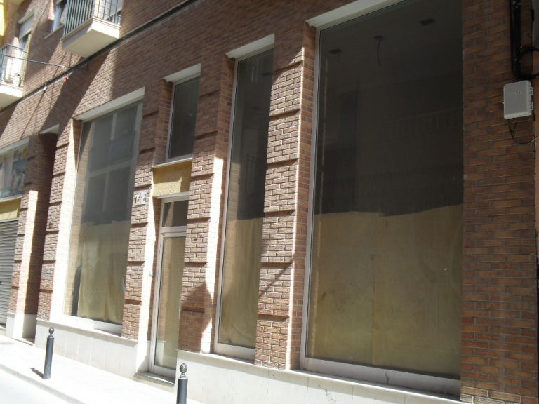 Local comercial en Villena