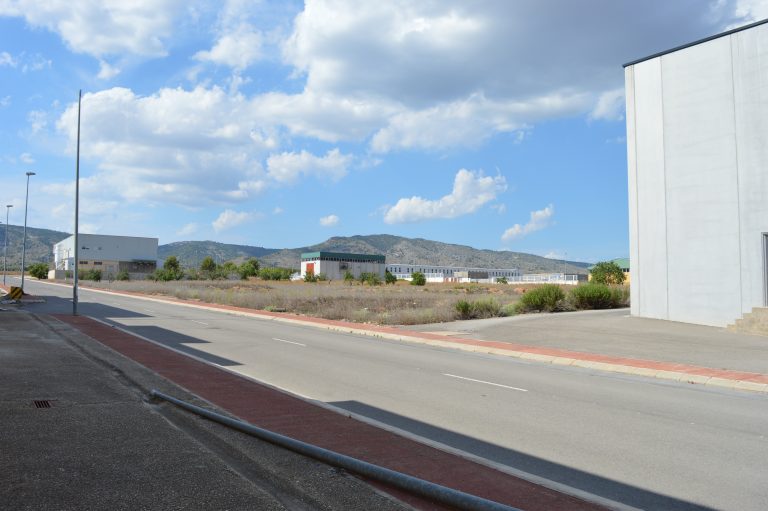 Suelo industrial 11.866 m2