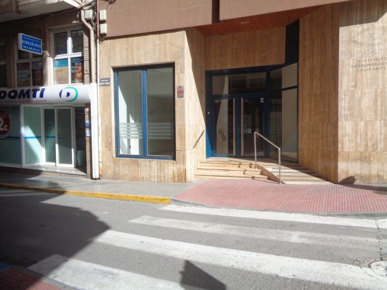 Local céntrico en Villena