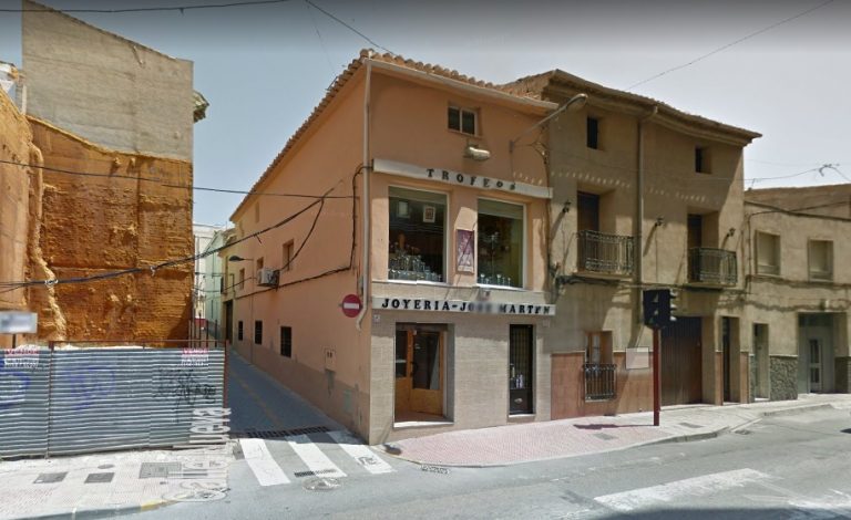 Local en Villena cerca Plaza del Rollo